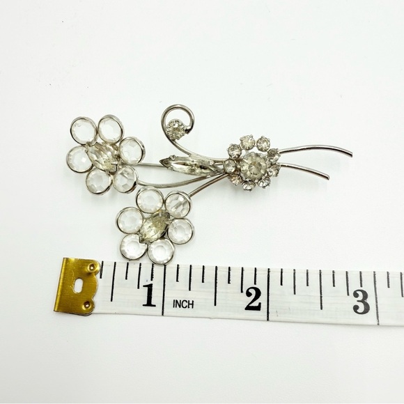 Vintage Silver Tone Bezel Set Faceted Crystal Flower Bouquet Brooch - Picture 7 of 7